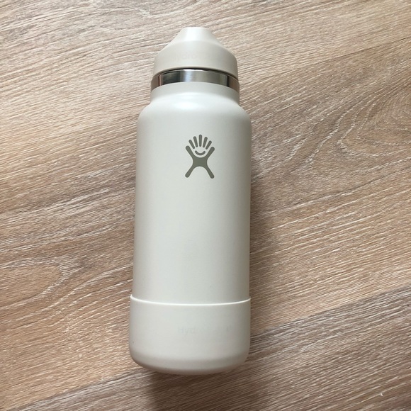 Hydro Flask Nordstrom Anniversary Sale 2022 32 oz. Bottle, Sandalwood - Picture 2 of 4